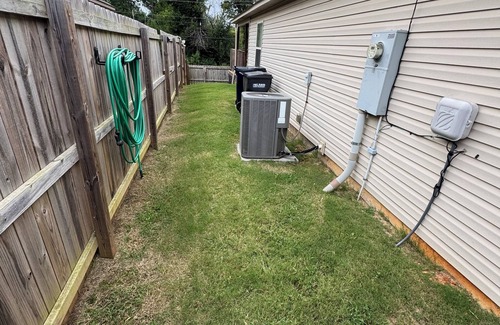 Rogers House | Charming 3-bedroom house in Rogers with WiFi and AC, Close to attractions