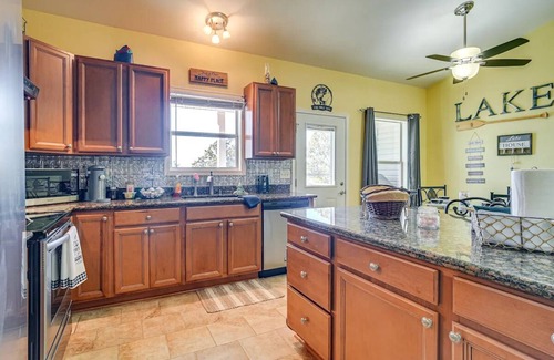 Zwolle House | Charming 3-bedroom house with WiFi and AC off of Hwy 1215