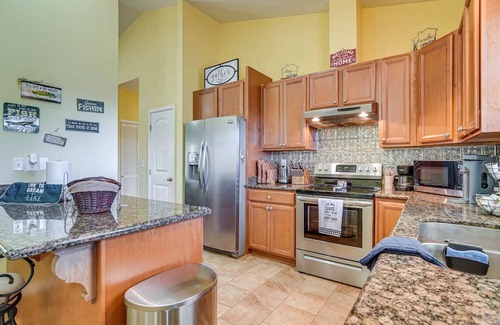 Zwolle House | Charming 3-bedroom house with WiFi and AC off of Hwy 1215