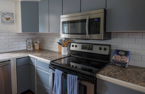 Hart House | Charming 3-bedroom house with private waterfront, hot tub & close to dunes