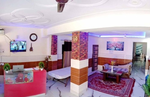 Taj Ganj Villa | Charming 3-bedroom villa with WiFi, AC in tranquil Dhandhupura