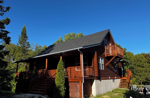 Tobermory Cottage | Charming 3-bedroom Log Cottage in peaceful Tobermory