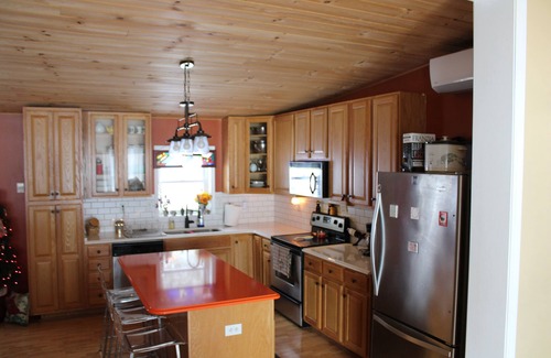 Orrington House | Charming 3-bedroom lake house in Orrington with Wi-Fi, AC and boat dock.