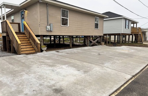 Kraemer House | Charming 3-bedroom lake house with AC and WiFi in Vacherie