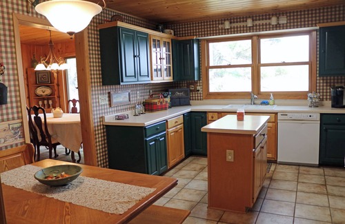Siren House | Charming 3+ bedroom lake home on clean Dunham Lake, includes WiFi & laundry.