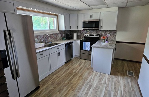 Kendall House | Charming 3-bedroom Lake House on Baseline Lake with WiFi AC in marvelous Allegan