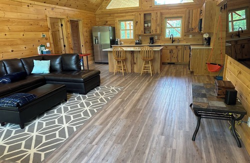 Butner Cabin | Charming 3-Bedroom Log Cabin - Rest & Relaxation