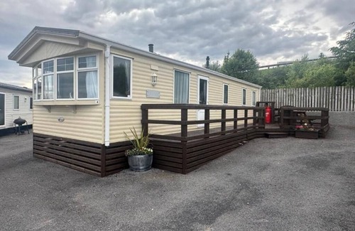Lecemy House | Charming 3-bedroom mobile home with WiFi and AC in Dunkineely