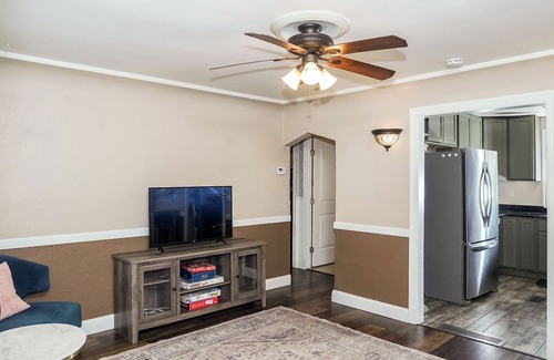 Central - Terry House | Charming 3 bedroom Midtown Cottage