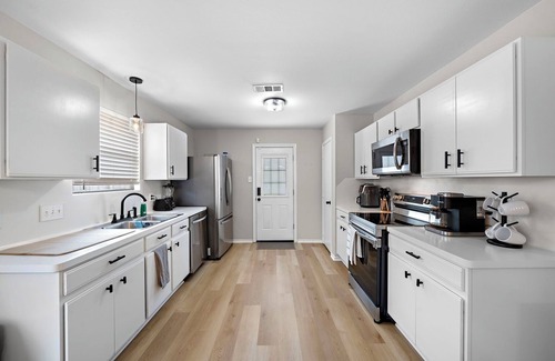 Tomball House | Charming 3-bedroom Monthly Stay Home in Pleasant Tomball