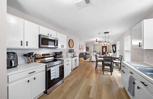 Tomball House | Charming 3-bedroom Monthly Stay Home in Pleasant Tomball