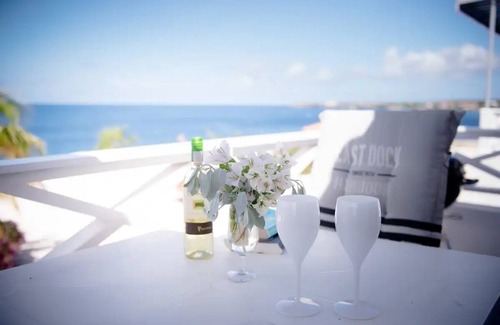 Sabana Westpunt House | Charming 3 Bedroom Oceanfront Bungalow with WiFi and AC in Westpunt