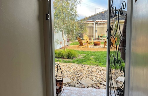Wendouree House | Charming 3-bedroom pet-friendly house in Ballarat