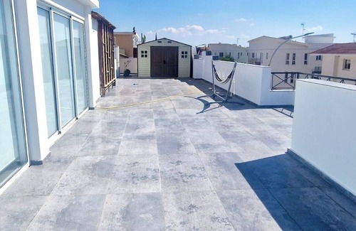 Livadia Apartment | Charming 3-bedroom Penthouse with AC, WiFi in lovely Oroklini