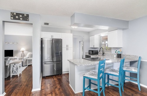 Interchange Square House | Charming 3-bedroom Pool House with WiFi and AC in Palm Bay