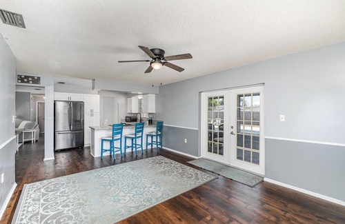 Interchange Square House | Charming 3-bedroom Pool House with WiFi and AC in Palm Bay