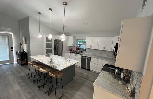 Lake Park House | Charming 3-bedroom pool house in Lake Park Naples with AC and WiFi