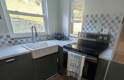 Millvale House | Charming 3-bedroom Retreat in Pittsburgh
