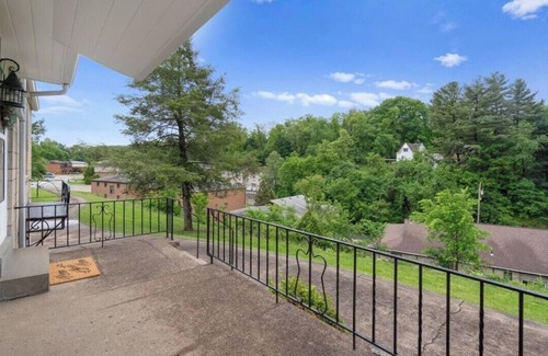 Millvale House | Charming 3-bedroom Retreat in Pittsburgh
