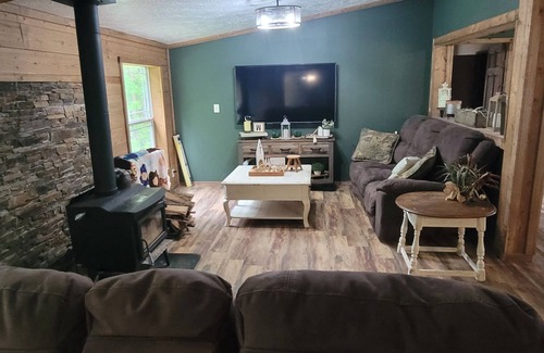 Tenstrike Resort | Charming 3-bedroom resort with WiFi, TV, and AC located on beautiful Gull Lake!