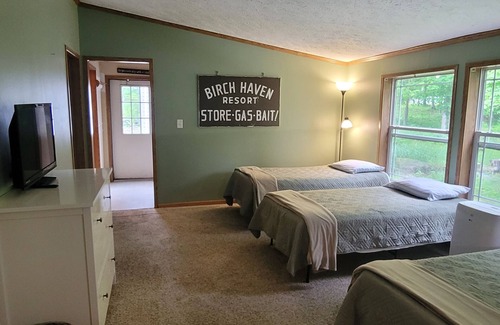 Tenstrike Resort | Charming 3-bedroom resort with WiFi, TV, and AC located on beautiful Gull Lake!