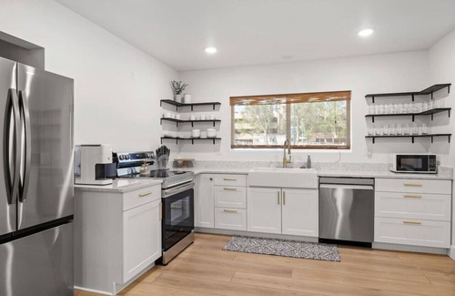Billings Apartment | Charming 3 Bedroom Retreat: Perfect for Families, Travelers and Professionals