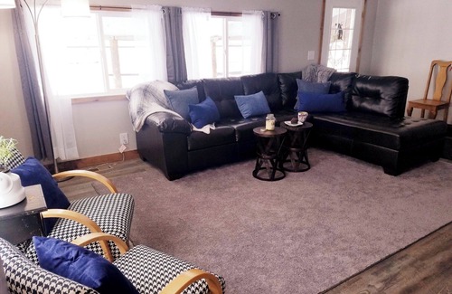 Ashton Cabin | Charming 3-bedroom riverside cabin close to Grand Teton and Yellowstone