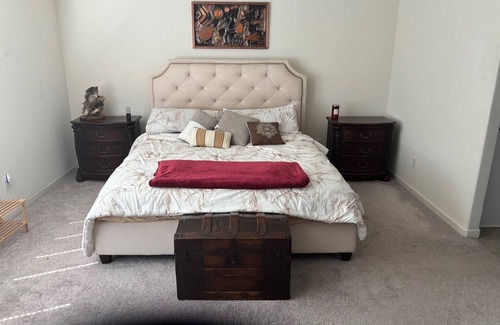 Westlake House | Charming 3-bedroom Smart home in Sacramento with AC, sleep number in Master