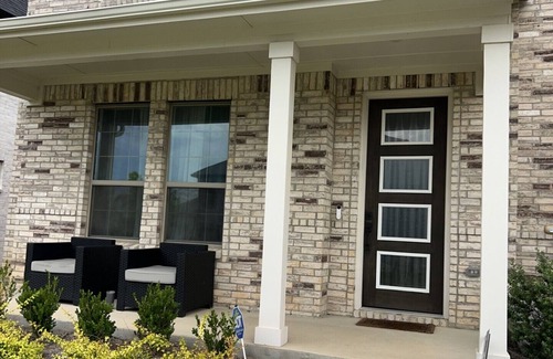 Crowley House | Charming 3 bedroom TH w/WiFi, AC in lovely Crowley, near Fort Worth.
