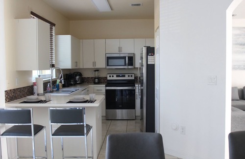 Homestead House | Charming 3-bedroom townhome in Homestead, FL with A.C. & WiFi