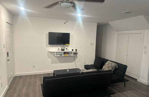 Northeast Houston House | Charming 3-bedroom townhome with WiFi and AC in marvelous Houston