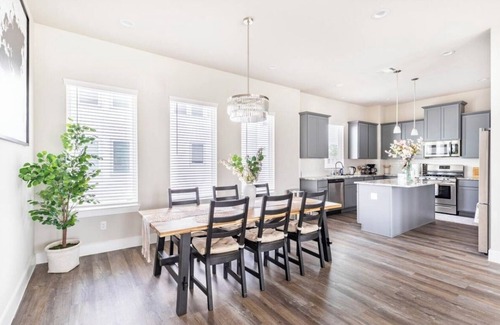 Spring Branch East House | Charming 3-bedroom townhome near the Galleria, with wifi in fabulous Houston