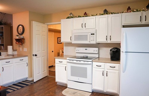 Salado House | Charming 3-bedroom townhome with AC, WiFi in beautiful Salado, Texas.