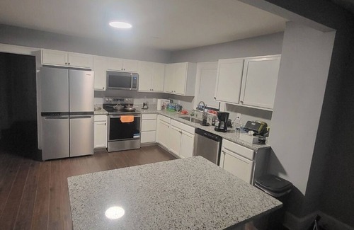 Macon House | Charming 3-bedroom -Two bathrooms -15 minutes from Robins AFB