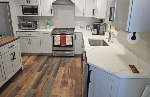 South Valley House | Charming 3-bedroom house in fabulous Albuquerque with WiFi, AC