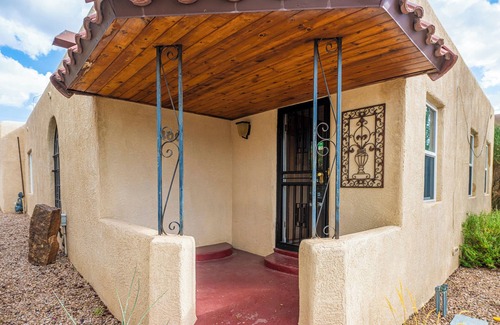 Nob Hill House | Charming 3-bedroom house Albuquerque with game room and back yard