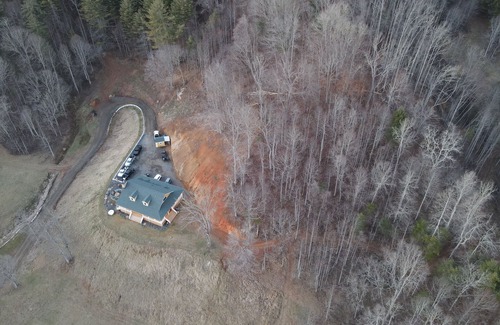 Bakersville House | Charming 3-Bedroom Cottage on 42 Acres with Mountain Views & Abundant Wildlife