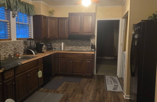 Lobdell/Woodale House | Charming 3-bedroom house with 2 baths. The home is in the middle of Baton Rouge