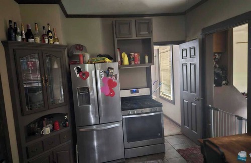 Bensenville House | Charming 3-bedroom house with AC and WiFi in Bensenville