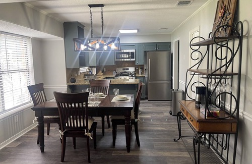 Bossier City House | Charming 3-bedroom with sunroom house in Bossier City with AC, WiFi