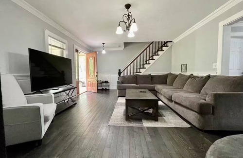 Bridgewater House | Charming 3-bedroom house in Bridgewater with AC