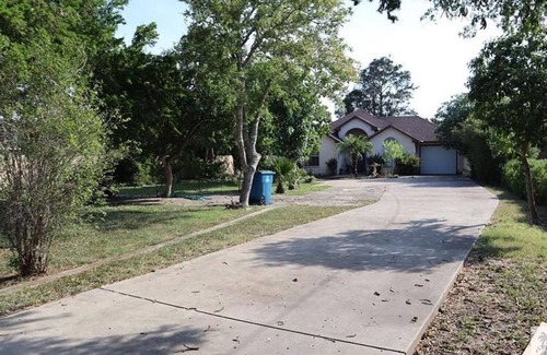 Brownsville House | Charming 3-bedroom house on over half acre lot