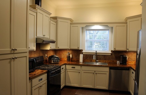 Wakefield House | Charming 3-bedroom home in Centreville, MS on beautiful and peaceful landscape.