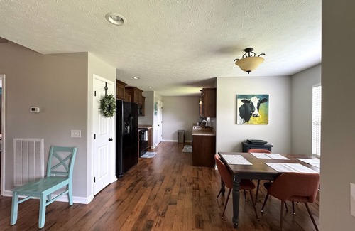 Cross Plains House | Charming 3-bedroom house in quaint Cross Plains. A peaceful retreat for friends.
