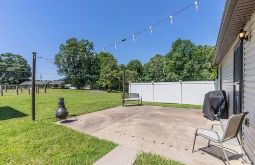 Cross Plains House | Charming 3-bedroom house in quaint Cross Plains. A peaceful retreat for friends.
