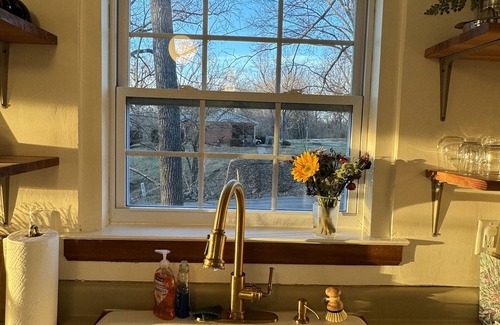 Glen Carbon House | Charming 3-Bedroom Cottage in Glen Carbon