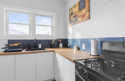 Creston Heights House | Charming 3-bedroom house in Grand Rapids with WiFi