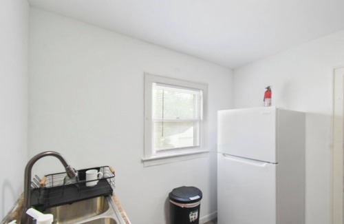 Grand Rapids House | Charming 3-bedroom house with WiFi and AC in Grand Rapids