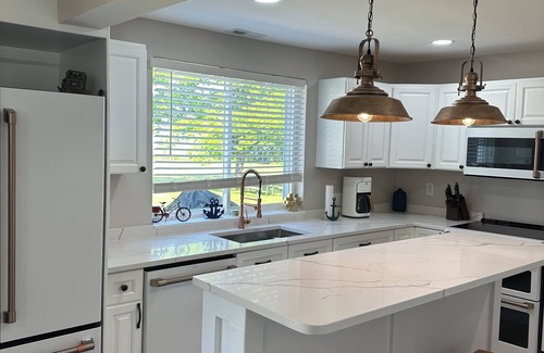 Edwardsville House | Charming 3-bedroom house on PRIVATE BEACH in lovely Heathsville