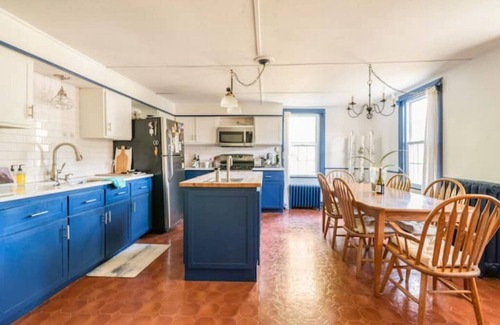 Hollowville Other | Charming 3-bedroom farmhouse in Hollowville with hot tub